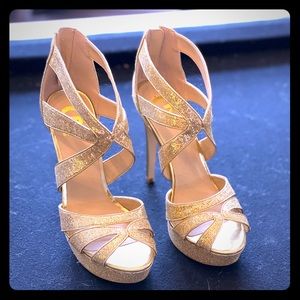 G by Guess gold platform heels Sz 9 sandals